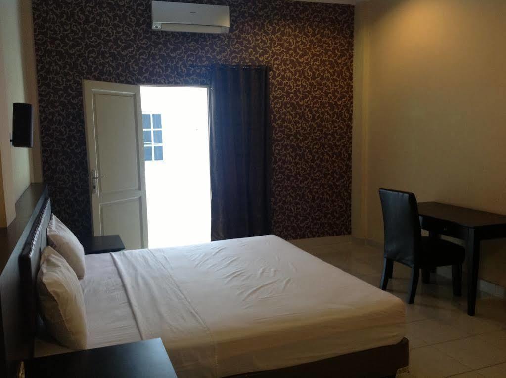 Carolina Transit Hotel เมดาน ภายนอก รูปภาพ